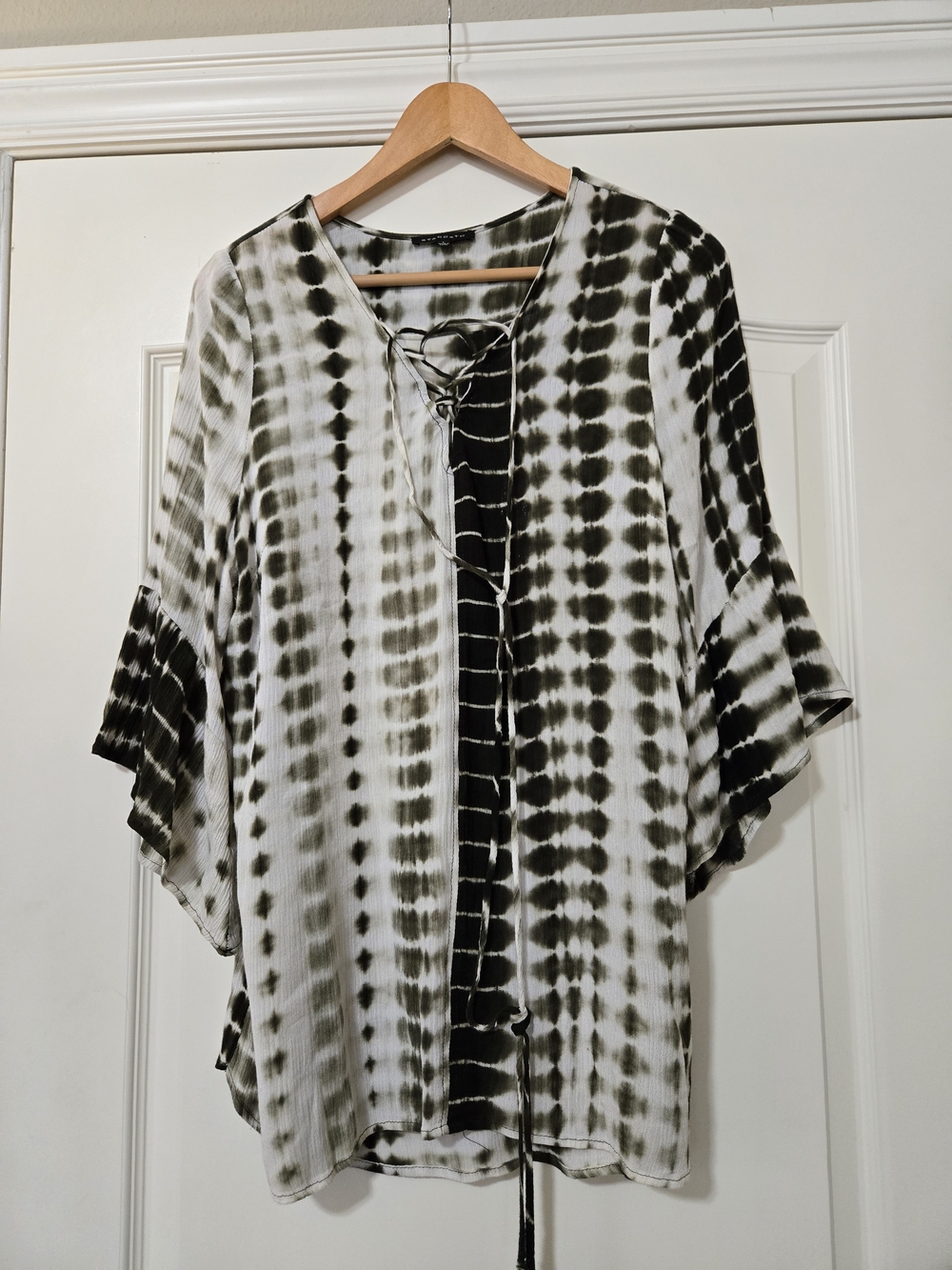 Staccato Olive Green & White Tie-Dye Lace-Up Blouse Boho Drapey